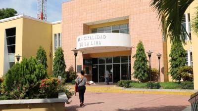 Desde ayer al mediodía, la comuna limeña está sin luz. Fotos Efraín V. Molina.