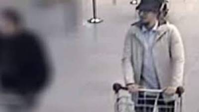 El yihadista huyó del aeropuerto tras la explosión de la primera bomba.