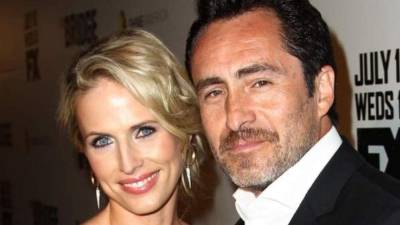 De acuerdo con los medios The Blast y Daily Mail, el 12 de abril Bichir salió de compras y al regresar encontró a su esposa en el fondo de una alberca.