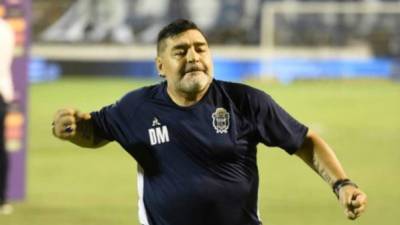 Diego Armando Maradona era técnico del club Gimnasia y Esgrima de La Plata. Foto AFP.