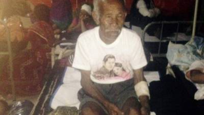 El anciano fue rescatado a una semana del devastador terremoto que azotó a Nepal.