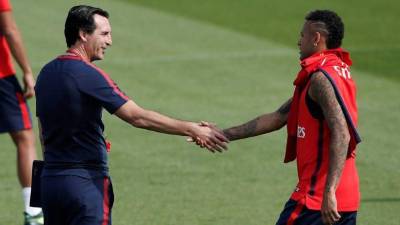 Emery saluda a Neymar Jr.