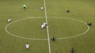 Momento en que los jugadores estaban sentados.