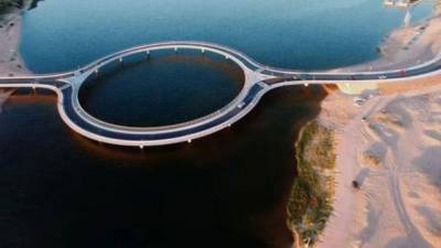Este puente fue diseñado por el arquitecto uruguayo Rafael Viñoly. Foto captura de YouTube.