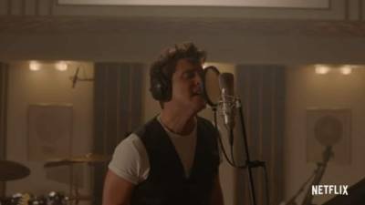 Diego Boneta vuelve a encarnar a Luis Miguel en la temporada 2 de la serie.