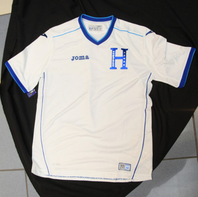 Presentan camiseta de la Selección de Honduras para el Mundial