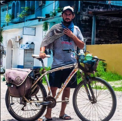 Los momentos mágicos de Tabare junto a su bicicleta 'América' en Honduras