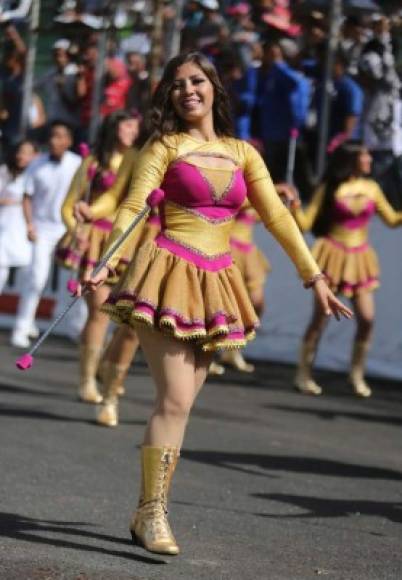 Uno de los trajes más llamativos en los desfiles del 15 de septiembre en Honduras.