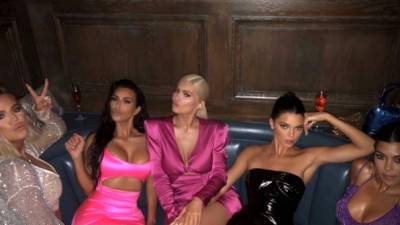 En 'XTCY' Kanye West habla sobre sus fantasías sexuales con sus cuatro cuñadas.
