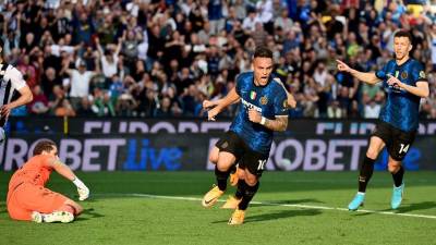 Lautaro Martínez anotó uno de los dos goles en la victoria del Inter ante Udinese.
