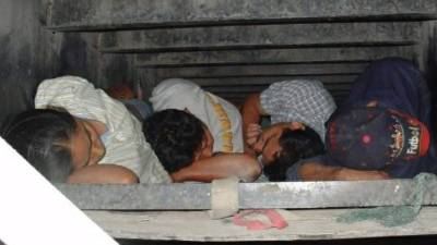 Política mano dura. Los índices de cruces de indocumentados en fronteras en el primer año de Trump cayeron en un 62%, su nivel más bajo en 18 años.