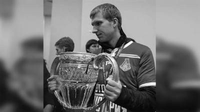 Innokenti Samojvalov se puso mal mientras se ejercitaba en su casa y seguidamente murió.