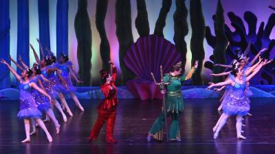 El evento estuvo marcado por el sello artístico de cada alumna de la academia, quienes ejecutaron cada movimiento con soltura.