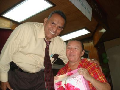 El pastor Francisco Gutiérrez quien se convirtió en el líder permanente de la iglesia el 13 de octubre de 1985, hasta su fallecimiento el 30 de mayo del 2016.En sus más de treinta años de pastoreo, se dedicó a expandir la obra misionera.