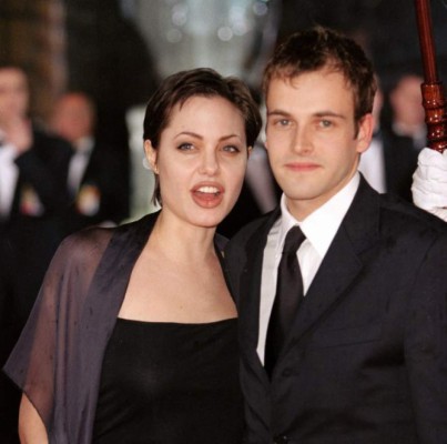 Presunto romance de Angelina Jolie y actriz Jenny Shimizu es cuento viejo