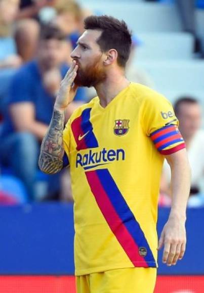 El festejo de Messi tras su gol, enviando un beso... ¿a quién?