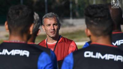 Pablo Lavallén llegó para la presente campaña al Olimpia en reemplazo de Pedro Troglio.