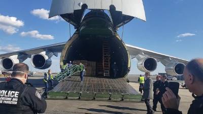 El presidente de Rusia, Vladimir Putin, envió un avión militar con suministros médicos a Nueva York, epicentro de la pandemia de coronavirus en Estados Unidos, para colaborar con el Gobierno de Donald Trump en la lucha contra el letal virus.