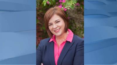 En un mensaje publicado en la cuenta oficial de Facebook de la candidata, su esposo, David Freeman, dio cuenta del 'repentino' deceso.