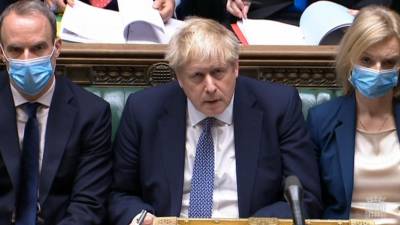 Johnson se disculpó ante el Parlamento tras admitir que asistió a una fiesta en Downing Street tras imponer duras restricciones de reuniones sociales durante la pandemia.