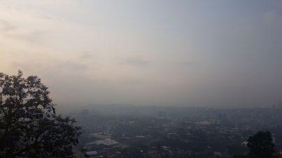 El aire contaminado es dañino para los pulmones.