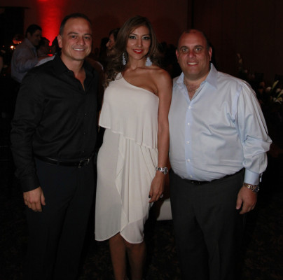 Alcalde Armando Calidonio y su familia son agasajados