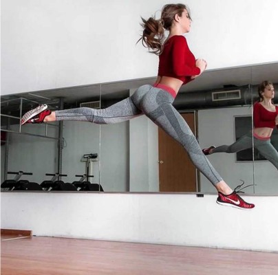 Yanet García, la infartante chica del clima aficionada de Tigres