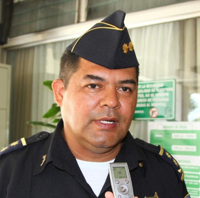 Alertan por banda que asalta en el bulevar que va al Mario Rivas