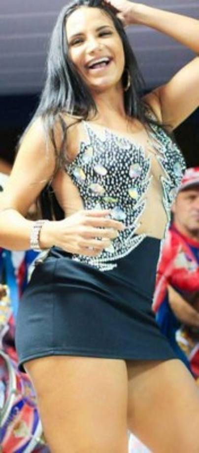 Shayene es una brasileña que también fue flechada por el astro brasileño.