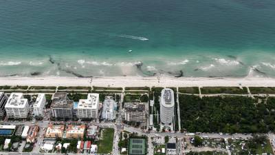 Autoridades registraron una temperatura máxima de 38 grados centígrados cerca de Miami Beach.