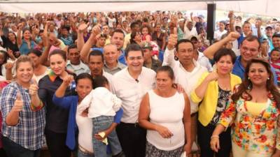 El presidente Juan Orlando Hernández visitó ayer el municipio de Campamento.