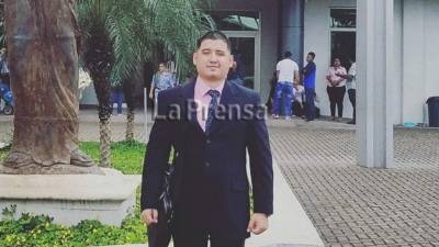 El abogado penalista fue identificado como Carlos Hernández.