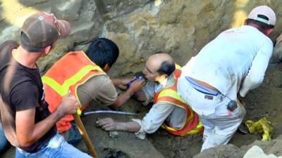 La pronta asistencia salvó la vida de los obreros atrapados por el alud.