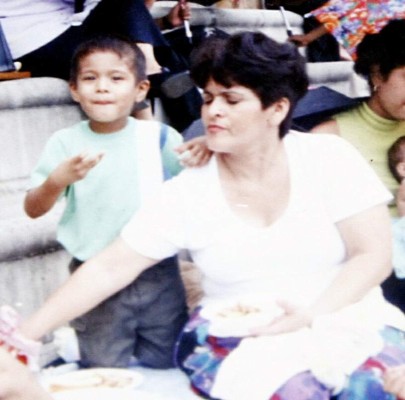 Choloma llora a muertos en accidente de bus