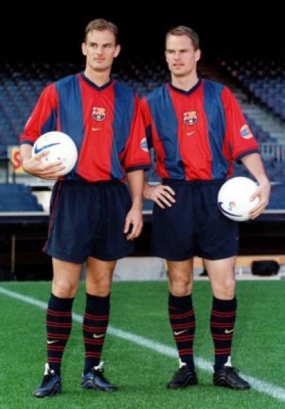 Los De Boer - Frank y Ronald coincidieron en el Barcelona donde el primero disputó 143 de blaugrana y el segundo, 33. Frank estuvo cinco temporadas y Ronald, dos, pero además del Barcelona también coincidieron en el Ajax, el Glasgow Rangers, el Al Rayyan y el Al Shamal.