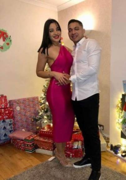 Emilio Izaguirre y su esposa Virginia Varela celebraron a lo grande la Navidad. Forman una linda pareja.