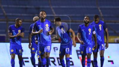 Leandro Bacuna puso a ganar a Curazao.