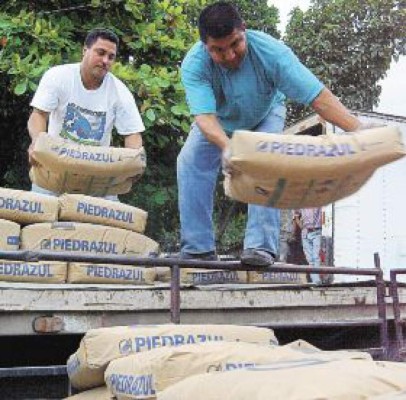 Gobierno analiza aplicar 10% de impuesto al cemento