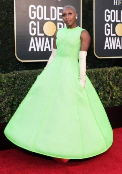 La actriz Cynthia Erivo se arriesgó con este diseño color verde de Valentino Haute Couture.