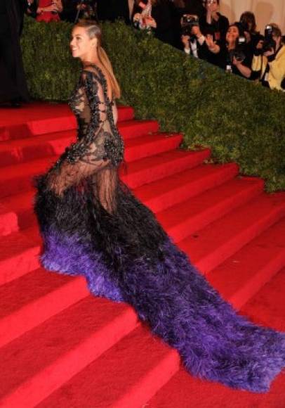 Todo mundo hablaba de Beyoncé cuando lució este vestido de Givenchi en la gala MET en el año 2012.