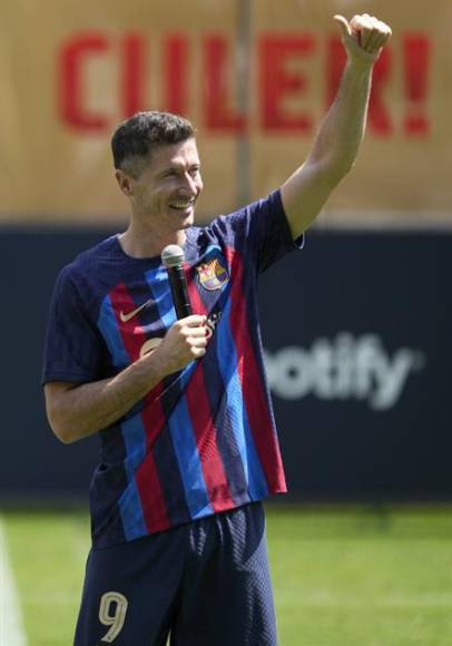 En fotos: Así se vivió la presentación de Lewandowski con el Barcelona en el Camp Nou