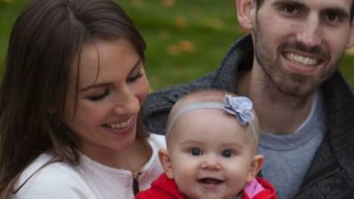 Un estadounidense de 27 años murió de un cáncer de apéndice. Antes de morir le deja un emotivo video de despedida a su hija de siete meses de edad.