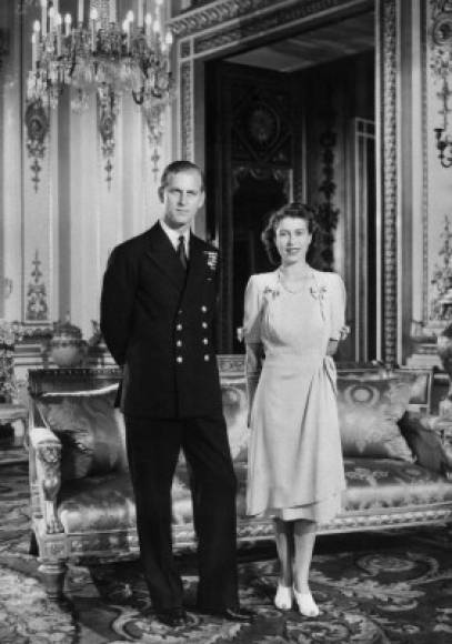 Después de haber participado en más de 22.000 compromisos oficiales desde que su esposa accediera al trono en 1952, el duque se retiró de la actividad pública en agosto de 2017.