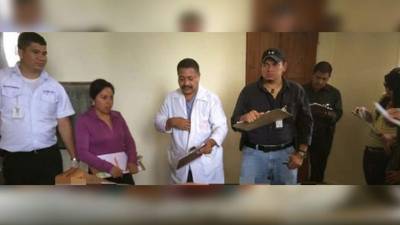 Personal de salud y autoridades de investigación del país.