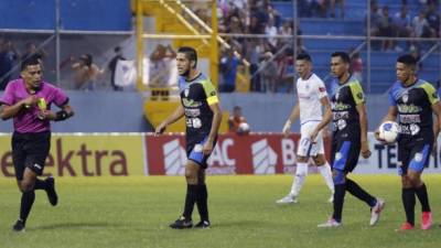 Juan Ramón Mejía expresó su molestia y señaló que les pitaron un penal en el segundo tiempo.