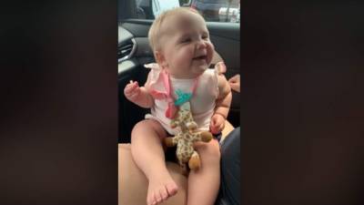 Esta bebita se ha convertido en toda una estrella en las redes sociales.