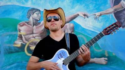 El cantante hondureño Polache.