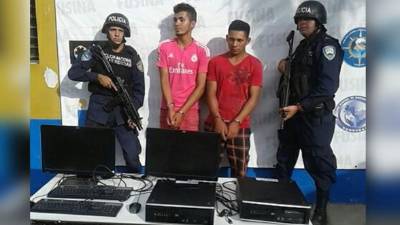 Dos detenidos en Santa Bárbara acusados de robo.
