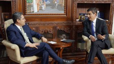 El presidente Hernández y Jeff Kratz en Casa Presidencial.