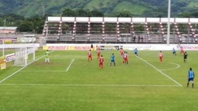 El duelo realizado en Tocoa tuvo pocas emociones de gol.